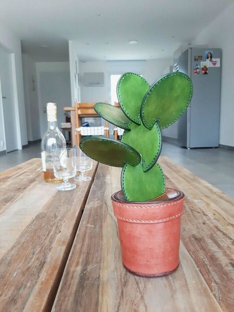 I Made This Cactus Coasters Set With Leather For My Aunt's Birthday. Do You Think The Flower Pot Is A Bit Too Wide At The Base To Be Somewhat Realistic? Cactus Coasters, Leathercraft Pattern, Yule Goat, Arizona Decor, Diy En Cuir, Leatherworking Tools, Tack Shop, Leather Coasters, Leather Crafts