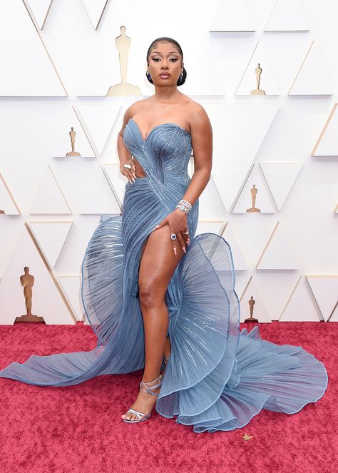 Megan Thee Stallion Blue, Gaurav Gupta, Oscars Red Carpet, Blue Outfits, Valentino Haute Couture, Best Red Carpet Looks, Megan Thee Stallion, Carpet Looks, Blue Gown