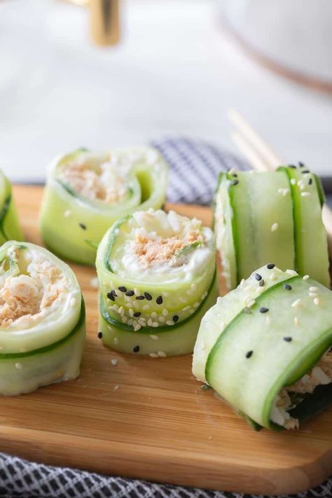 Cucumber Sushi Roll | Create Kids Club Halloween Speakeasy, Salmon Rolls, Pasti Fit, Cucumber Sushi, Sushi Sushi, Decorações Com Comidas, Professional Cooking, Watermelon Sugar, Charcuterie Recipes