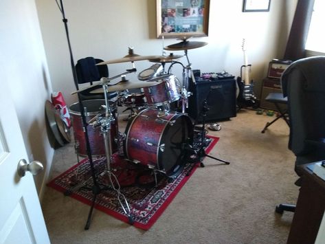 Drum Studio Music Rooms, Small Music Room, Band Room Ideas, Sound Proofing A Room, Studio Music Room, Electric Drum Set, Drums Studio, Drywall Construction, Diy Drums