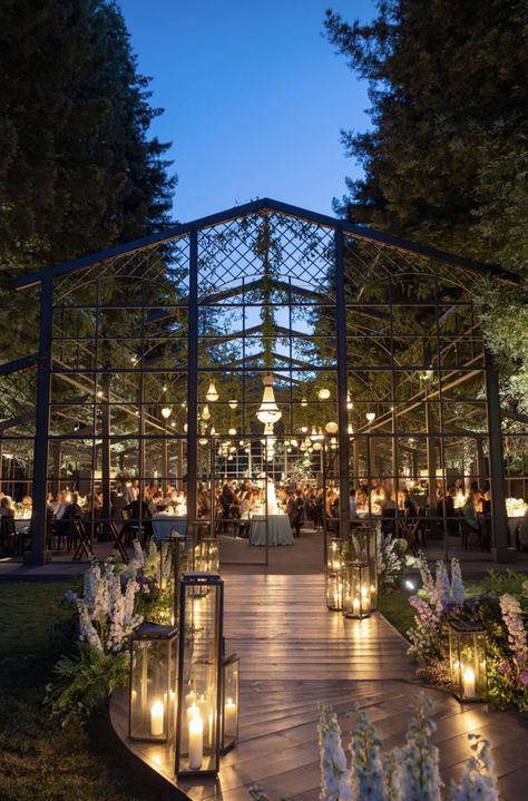 Glass House Wedding, Events Place, Wedding Venues Indoor, Modern Wedding Venue, Dream Wedding Decorations, Dream Venue, Greenhouse Wedding, Dream Wedding Venues, Wedding Tent