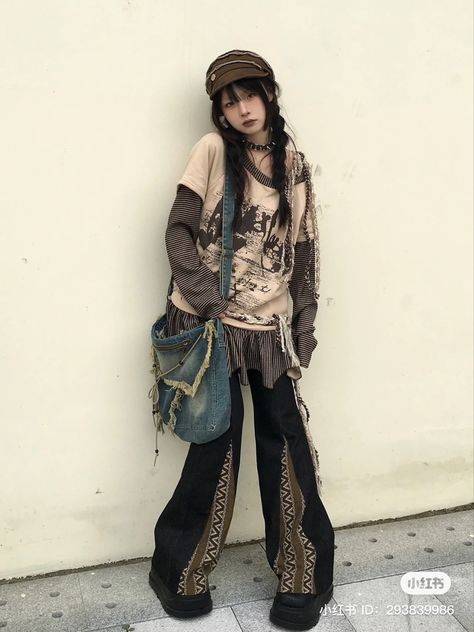 Long Green Cargo Skirt Outfits, Guangzhou Street Style, Grunge Outfit Aesthetic, 2000s Japanese Fashion, Fits Clothes, Fashion Victim, Swaggy Outfits, 영감을 주는 캐릭터, Harajuku Fashion