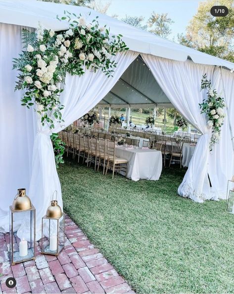 Outdoor Wedding Canopy Ideas, Backyard Wedding Canopy, Outdoor At Home Wedding, Diy Canopy Tent Outdoor Wedding Reception, Outdoor Wedding Reception Set Up, Backyard Fancy Wedding, Tent Wedding Ideas Backyard, Elegant Tent Party, Luxe Backyard Wedding