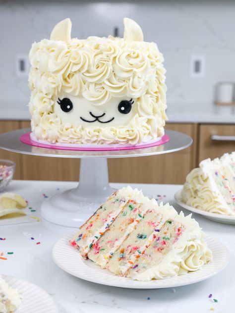 Alpaca Cake, Llama Cake, Animal Birthday Cakes, Cake Delicious, Baby Llama, Farm Cake, Vanilla Buttercream Frosting, Animal Cakes, Funfetti Cake