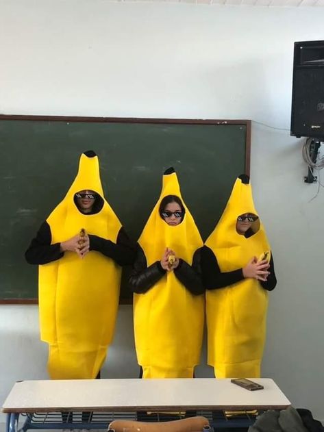 🍌🍌🍌 Fun Halloween Costumes For Groups Of 4, Character Day Spirit Week Trio, 4 Group Halloween Costumes Funny, Triplets Costumes Friends, Trio Coustems Ideas, 4 Matching Halloween Costumes, 4 Matching Costumes, Funny 2 Person Costumes, Halloween Trio Costume Ideas Scary