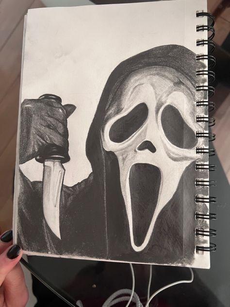 Ghostface Pencil Drawing, Horror Movies Sketch, How To Draw Screaming Face, Things To Draw Halloween Easy, Drawing Ideas Movies, Ghost Face Drawing Sketch, Halloween Drawings Sketches, Scream Ghostface Drawing, Drawing Ghost Face