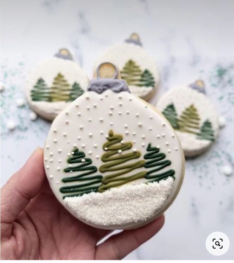 Winter Wonderland Cookies, Wonderland Cookies, Cookie With Royal Icing, Iced Christmas Cookies, Royal Icing Christmas Cookies, Wet On Wet Technique, Gingerbread House Ideas, Christmas Sugar Cookies Decorated, Sanding Sugar