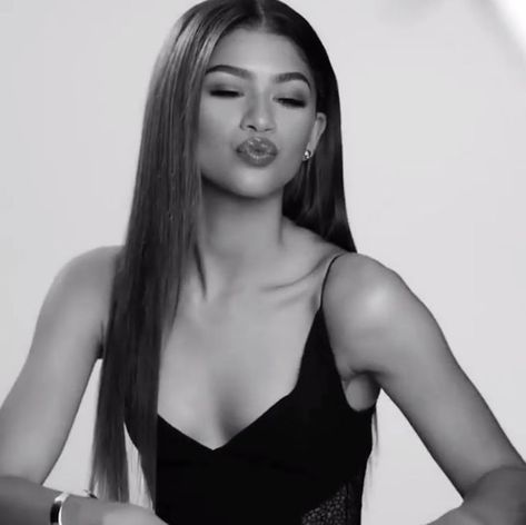 Mode Zendaya, Estilo Zendaya, Zendaya Style, Zendaya Coleman, Iconic Women, Girl Crushes, 인물 사진, Fav Celebs, Pretty Selfies