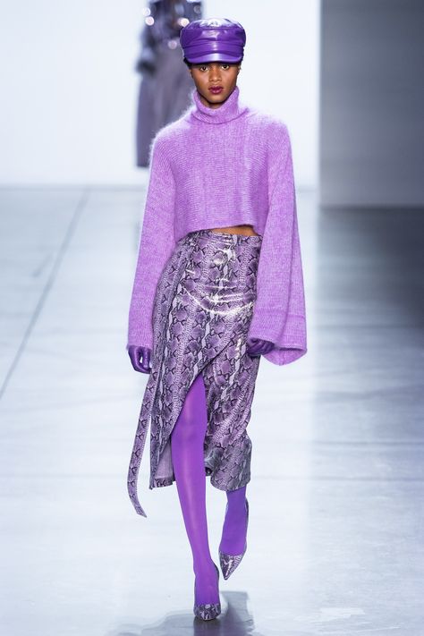 Sally LaPointe Fall 2019 Ready-to-Wear Fashion Show Collection: See the complete Sally LaPointe Fall 2019 Ready-to-Wear collection. Look 21 Mode Purple, Sally Lapointe, Fashion Stand, Purple Outfits, Fashion Weeks, Mode Inspo, Purple Fashion, Mode Inspiration, Autumn Fashion Women