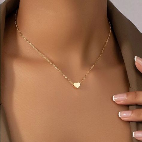 Gold Heart Necklace Zinc Alloy Length 15" Nwt, New With Tags Smoke Free Home Offers Welcome Ig @Lifeaskmscro Ships Same/Next Day #Gold #Heart #Necklace #Jewelry Heart Necklace Aesthetic, Silver Chains For Women, Aesthetic Hearts, Classy Necklace, Women Aesthetic, Silver Chains, Gold Heart Necklace, Silver Heart Necklace, Circle Necklace