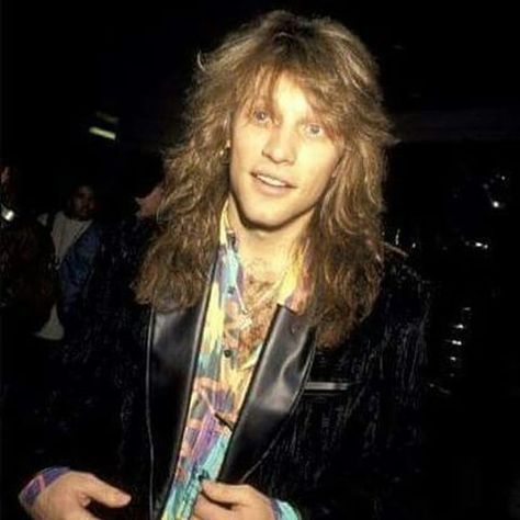 Jon Bon Jovi 80s Rock Hair, Bon Jovi 80s, Metal Boy, 80s Bands, Mötley Crüe, Jon Bon Jovi, Bon Jovi, Her Smile, Good Looking Men