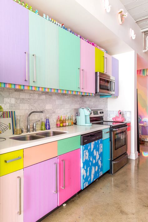 Cost Of Kitchen Cabinets, Colorful Apartment, Washi Tape Diy, Kitchen Upgrades, Apartment Kitchen, Favorite Kitchen, Cheap Decor, Kitchen Colors, Cheap Home Decor