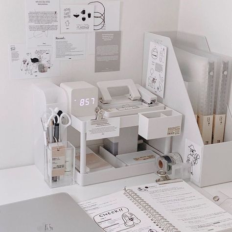 Pantry Wardrobe, Aesthetic Desks, Bathroom Pantry, Desk Organisation, Organizer For Kitchen, Study Desk Decor, Study Decor, Aesthetic Room Ideas, Desk Inspiration