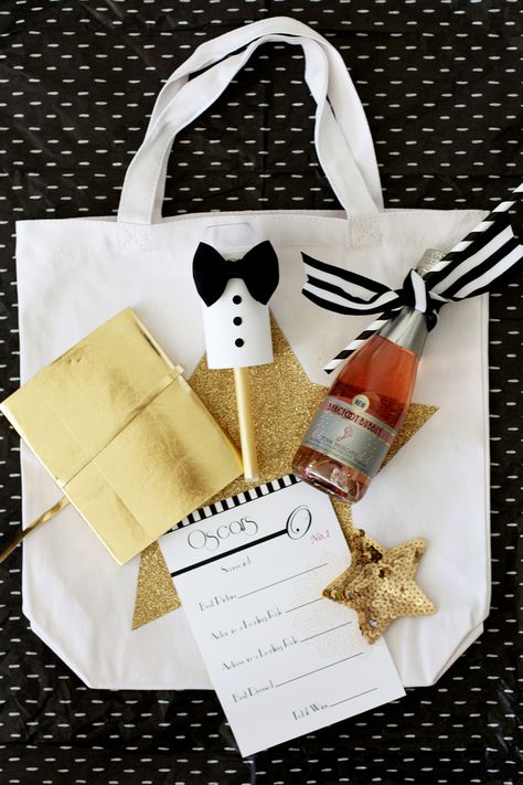 Oscars Party Swag Bag Ideas Swag Bag Ideas, Oscar Party Ideas, Diy Swag, Academy Awards Party, Wedding Swag, Swag Bags, Awards Viewing Party, Awards Party, Hollywood Theme