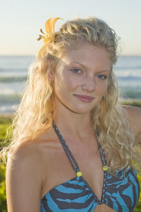 Rikki H2o, Cariba Heine, Greece Outfit, H2o Mermaids, Mako Mermaids, Estilo Hippie, Ordinary Girls, Mermaid Life, Serie Tv