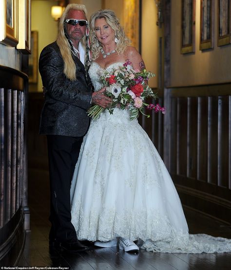 Dog Bounty Hunter, Beth The Bounty Hunter, Hunters Wife, Hunter Wedding, Dog The Bounty Hunter, Hunter Fan, Celebrity Wedding, Childhood Photos, New Wife