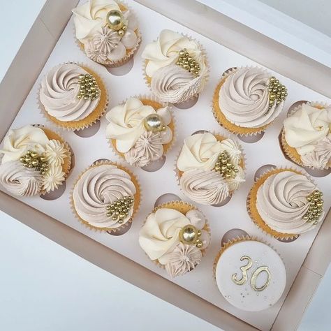 Choco Bear Cakes on Instagram: "T h i r t y 💫 Gorgeous White and Taupe set with a touch of gold. Colours - @colour.mill Taupe/white Sprinkles - @shirebakery Nozzels - @wiltoncakes 1B/6B/1A Swirl - Jem3J #cupcakelove #neutralcupcakes #prettycupcakes #cupcakeinspo #cupcakesofinsta #cupcakestrends #cupcakestyles #cupcakegrid #Manchestercupcakes #Manchestercakes #cupcakeinspiration #colourmillmade #colourinspo #manchester #cupcakes #cupcakedesign #cupcakedecorating #cupcakepiping #cupcaketuto Neutral Cupcakes, 60th Birthday Cupcakes, Birthday Cupcakes For Women, 30th Birthday Cupcakes, 50th Birthday Cupcakes, Anniversary Cupcakes, Dessert Decor, Elegant Cupcakes, Bento Cakes