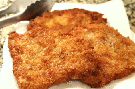 Indiana Breaded Pork Tenderloin Sandwich, Pork Tenderloin Patties Recipes, Fried Pork Medallions, Tenderloin Breading Recipe, Deep Fried Pork Tenderloin, Fried Tenderloin Recipes, Pork Fritters Recipes, Breaded Tenderloin Recipe, Breaded Pork Tenderloin Recipes