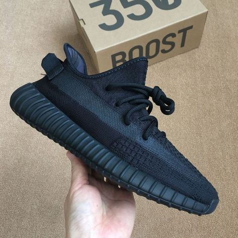 Shoe List, Paris Shoes, Yeezy 350 V2, Black Nike Shoes, Yeezy 350, Yeezy Shoes, 350 V2, Tech Fashion, Yeezy Boost 350