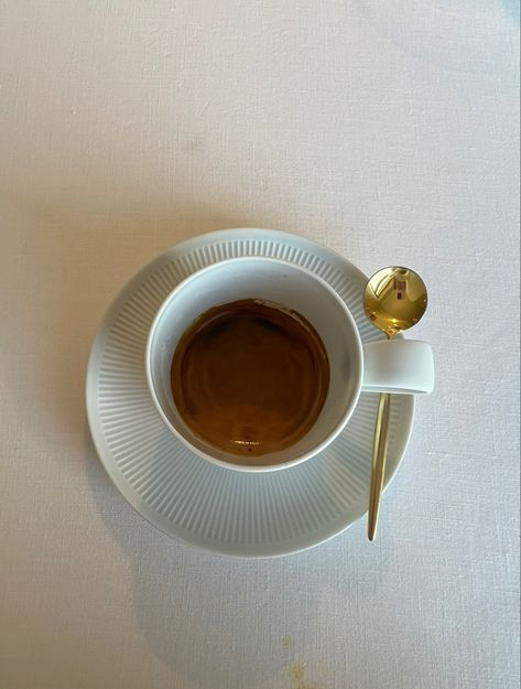 Espresso Aesthetic Italy, Italian Coffee Aesthetic, Lunch Italian, White Lunch, Aesthetic Europe, Italy Coffee, Italian Cafe, Italy Home, Europe Aesthetic