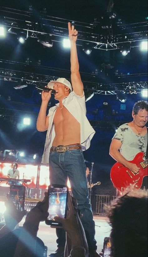 Country Singer Aesthetic Men, Country Concert Outfit Men, Parker Mccollum, Concert Outfit Men, Best Country Singers, Handsome Cowboys, Country Music Concerts, Cute Guy Pics