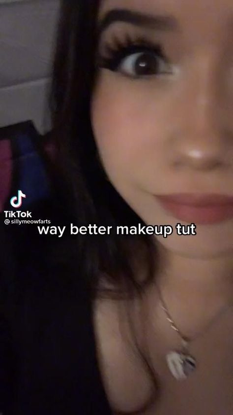 Natural Makeup With Highlight, Natural Makeup To Go With Blue Dress, Three Ppl Pfp Matching, Makeup Looks Tutorial Pictures, Cute But Natural Makeup, Makeup Looks Highlight Eyes, How To Look Emo At School, Makeup Ideas With Foundation, Makeup Looks With Blonde Hair