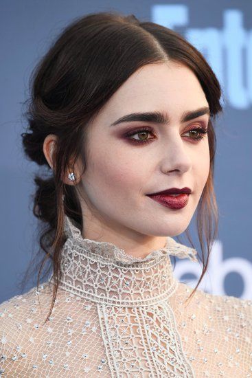 Lily Collins Looks Like a Sexy Vampire at the 2017 Critics' Choice Awards Vampyr Smink, Lily Collins Makeup, ليلي كولينز, Ghost Makeup, Halloweenský Makeup, Vampire Makeup, Beauty Make-up, Makijaż Smokey Eye, Brown Eyeshadow