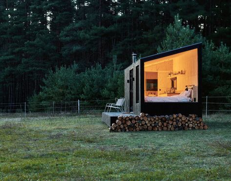 Boutique Hotel Room, Tiny House Vacation, Contemporary Cabin, Garden Cabins, Concrete Houses, Tiny Cabin, Tiny House Cabin, Small Cabin, Cabin In The Woods