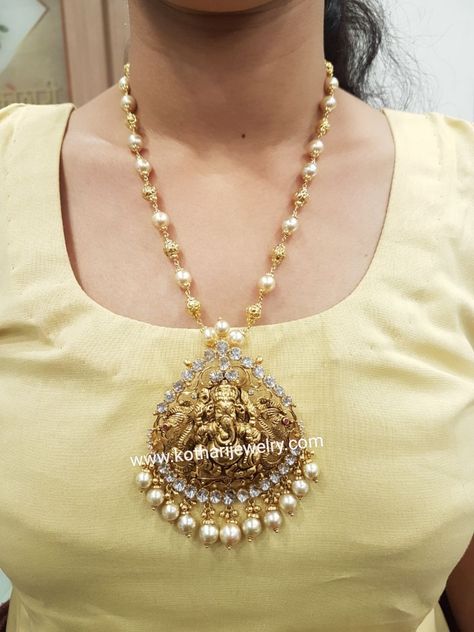 Big Haram Designs Gold, Gold Lockets For Beads Chain, Gold Lakshmi Pendant Designs, Pearl Necklace Designs Gold Indian, Big Pendant Gold, Gold Pearl Jewelry Necklace, Pearl Chain With Pendant, Gold Lockets, Ganesh Pendant