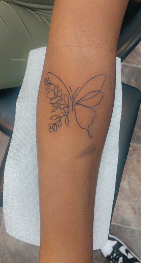 Butterfly Tattoo Designs Forearm, Block Tattoo Ideas Female, Line Work Tattoo Design Woman, Small Girl Tattoos Black Women, Butter Tattoos For Women, Side Tattoos Women Butterfly, Cute Back Of Arm Tattoos For Women, Inner Forearm Butterfly Tattoo, Small Back Arm Tattoos For Women