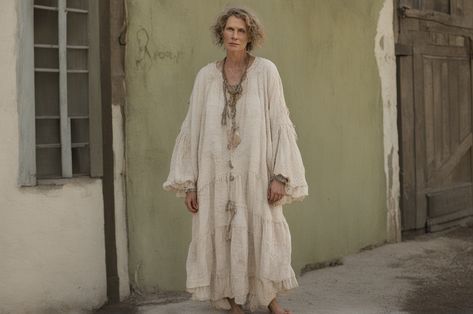 Brands Similar to Magnolia Pearl Magnolia Pearl Style Diy, Magnolia Pearl Style Inspiration, Magnolia Pearl Style, Magnolia Pearl, Embroidered Tunic, Lace Maxi, Beaded Statement Necklace, Peasant Blouse, Johnny Was