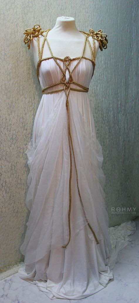 Handmade Dragonfly Weddingdress by ROHMY Ropework Couture /// - Etsy Birthday Dresses Ideas, Greek Inspired Dress, Reception Dress Long, Greek Dress, Egyptian Clothing, Trending 2023, White Gold Dress, Gala Dress, Gown Gold