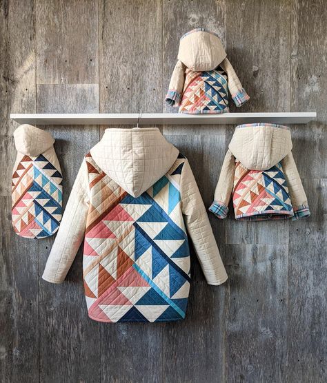 Muslin Projects, Quilted Jacket Pattern Free, Quilting Jacket, Quilt Jacket Pattern, Quilt Coat Pattern, Quilted Garments, Quilted Coat Pattern, Quilt Jackets, Quilted Jacket Pattern