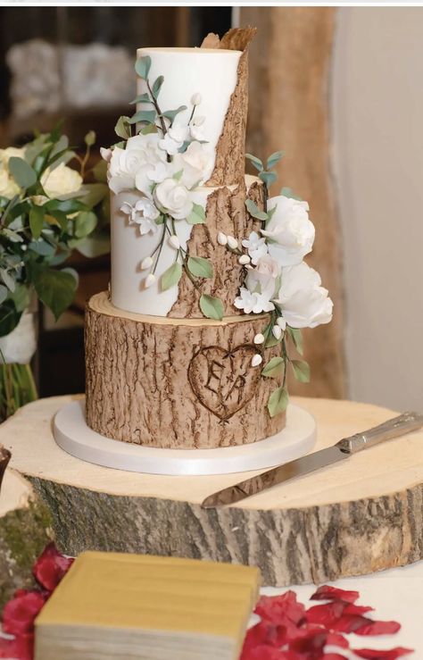 Woodland Theme Wedding Cake, Wedding Cake Woodsy, Tree Trunk Wedding Cake, His And Hers Wedding Cake, Wedding Cake Inspiration Unique, Country Style Wedding Cakes, 3 Tier Wedding Cake Rustic, Wedding Cake Designs Rustic, Forest Themed Wedding Cake