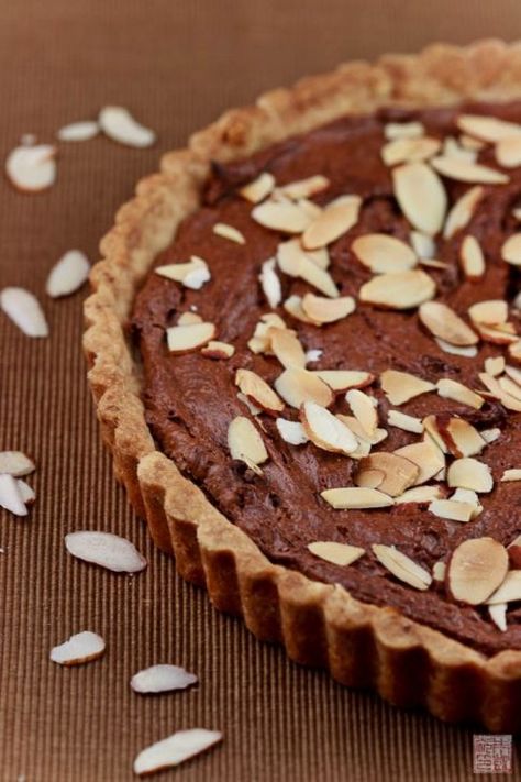 chocolate frangipane tart Frangipane Tart, Tart Dessert, Guilt Free Dessert, British Baking, Chocolate Almond, Sweet Pie, Chocolate Tart, Chocolate Almonds, Sweet Tarts