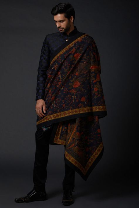 Traditional Indian Mens Clothing, Shawl For Men, India Fashion Men, Wedding Outfits Indian, Indian Wedding Clothes For Men, Shawl Outfit, Sherwani For Men Wedding, Wedding Kurta For Men, Groom Dress Men