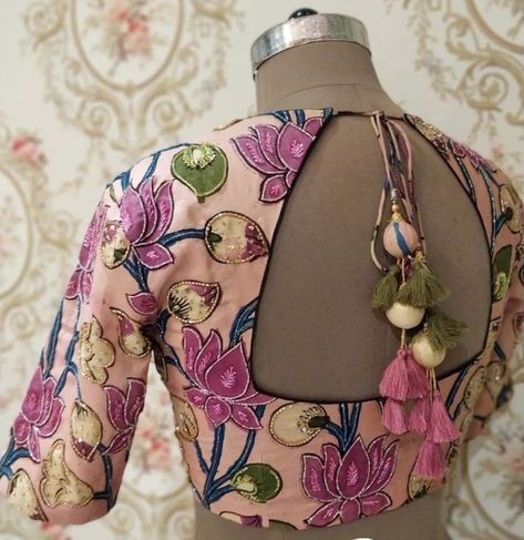 pink floral blouse back design Work On Kalamkari Blouses, Kalamkari Blouse Designs With Boat Neck, Kalamkari Blouse Back Neck Designs, Banaras Blouse Patterns, Kalamkari Blouse Patterns, Kalamkari Work Blouse Designs, Kalamkari Saree Blouses, Kalamkari Maggam Work Blouses, Blouse Stiching Design