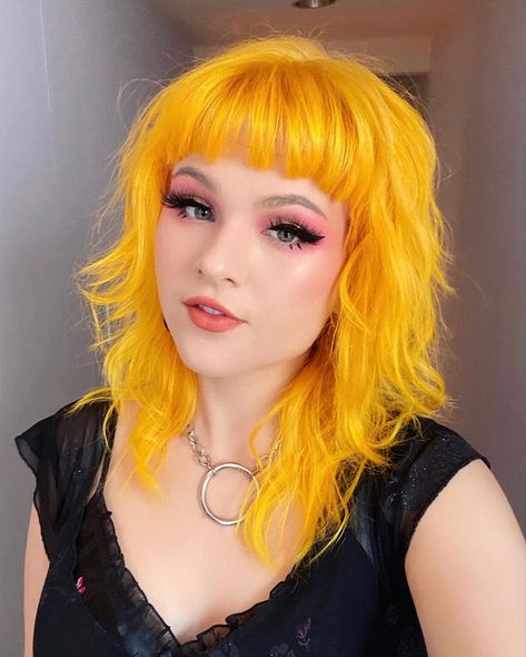 Yellow And Black Hair Color, Yellow Hair Dye Ideas, Ginger And Yellow Hair, Golden Yellow Hair Color, Short Yellow Hair, Yellow Hair Ideas, Yellow Orange Hair, Orange And Yellow Hair, Orange Yellow Hair