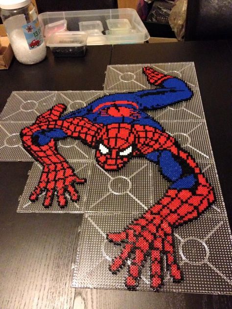 Spiderman Perler Bead Patterns, Perler Spiderman, Spiderman Beads, Marvel Perler Beads, Spiderman Perler Beads, Oppgaver For Barn, Modele Pixel Art, Hamma Beads Ideas, Easy Perler Beads Ideas