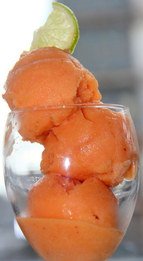 Papaya Sorbet, Lime Popsicles, Lime Sorbet, Vegan Breakfasts, Peach Sorbet, Diwali Sweets, Disney World Food, Summer Meal, Sorbet Recipes