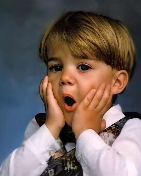 A young Justin Bieber in his childhood Justin Bieber Lockscreen, James Murray, Justin Bieber Baby, Justin Bieber Smile, Beiber Fever, Justin Baby, All About Justin Bieber, Justin Bieber Posters, Bieber Fever