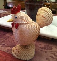 'Shell Chicken' Chicken Easter, Seashell Art Diy, Shell Animals, Sea Shells Diy, Seashell Projects, Art Coquillage, Shells Diy, Shell Decorations, Shell Crafts Diy