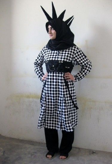 goth+muslim | Baddassery: Muslim Goth-Punk Style Scene Girl, Diesel Punk, Scene Girls, Muslim Outfits, Psychobilly, Visual Inspiration, Alt Fashion, Hijabi Fashion, Punk Goth