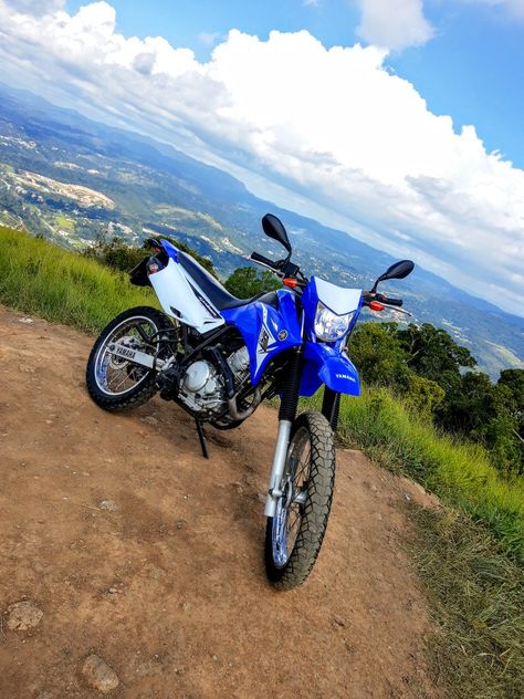 Yamaha 250, Yamaha 125, Moto Yamaha, Motos Yamaha, Motorcycle Dirt Bike, Moto Cross, Yamaha R1, Motorcycle Style, Dynamic Duo