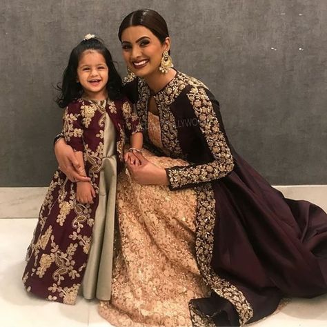 Cuteness Overloaded! Geeta Basra twinning with daughter Hinaya Heer. Follow 👉 @Bollywood for more…” Geeta Basra, Abaya Wedding, Kids Wedding Outfits, Mom And Baby Outfits, Asian Clothes, Daughter Dress, Eid Dress, Function Dresses, Mum Daughter