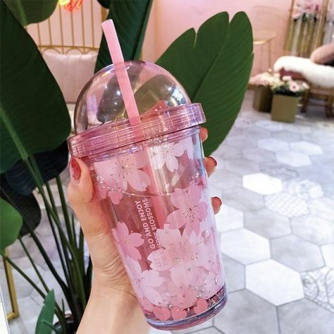 Cute Sakura, Fancy Water, Eco Friendly Cups, Kawaii Cups, Trendy Water Bottles, Kawaii Crafts, Cute Coffee Cups, Smoothie Cup, Cute Water Bottles