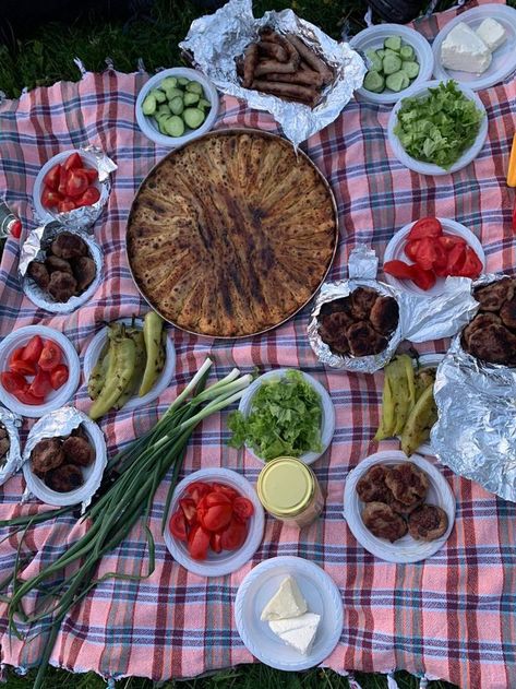 Iftar time with some delicious veggies and Flia in Orllan, Kosovo Lebanese Breakfast, Albanian Food, Iftar Time, Breakfast Presentation, Albanian Recipes, Macedonian Food, Albanian Culture, Delicious Veggies, Lebanese Recipes