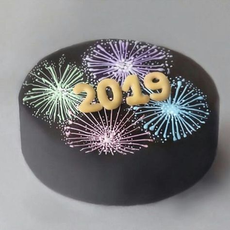 New Year Eve Party Cake Ideas Happy New Year Cake Design, New Year Cake Design, New Year Cake Designs, Holiday Cake Designs, Happy New Year Cake, Party Cake Ideas, Fireworks Cake, Dairy Queen Ice Cream Cake, New Year Eve Party