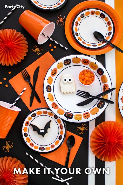 Trending Halloween Costumes, Halloween Themed Birthday Party, Halloween Tablescape, Halloween Party Snacks, Halloween Treats For Kids, Sally Nightmare Before Christmas, Halloween Games For Kids, Set The Table, Halloween Yard Decorations