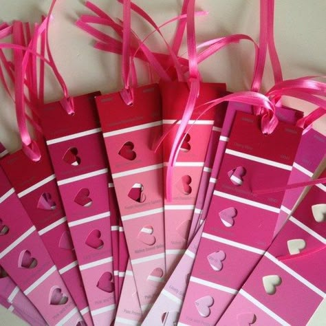 valentines Valentines Bookmarks, Saint Valentin Diy, Valentines Bricolage, Penanda Buku, Valentinstag Party, Valentine's Party, Valentine's Day Crafts For Kids, Diy Ombre, Valentines Day Crafts